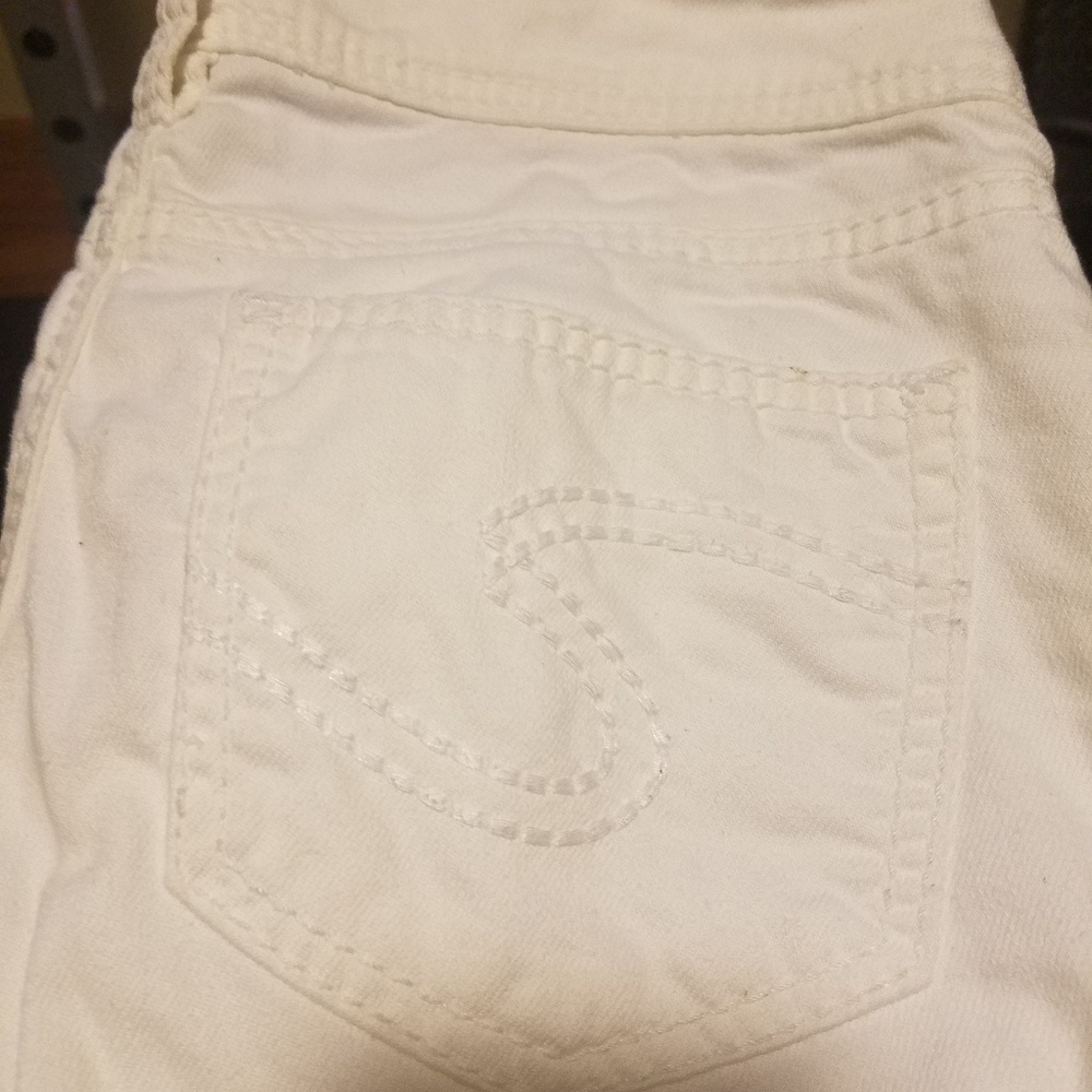 capris